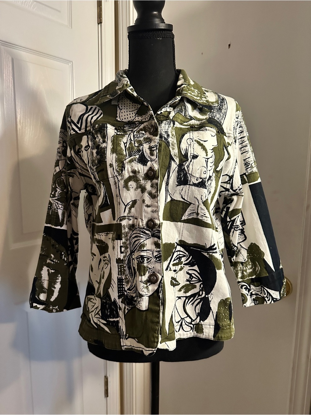 Graphic Art Print Button-Front Jacket in Olive & White